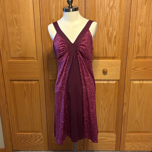 Patagonia Dresses & Skirts - Women's V-Neck Patagonia Sleeveless Burgundy Dress